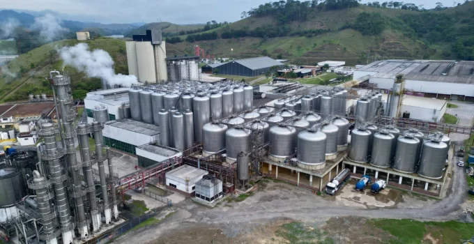 Economia do Rio de Janeiro Supera Média Nacional com Crescimento Robusto em Indústria, Comércio e Serviços