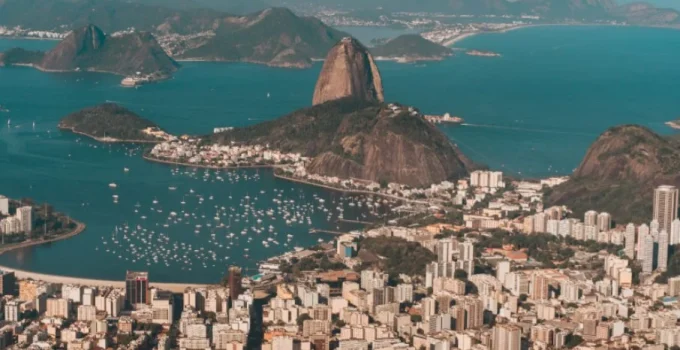 Rio de Janeiro Atinge Marca Histórica em 2025 com Quase 2 Milhões de Turistas Estrangeiros