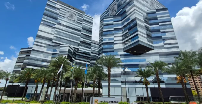 PF prende desembargador do Rio em operação contra vazamento de informações sigilosas para o Comando Vermelho