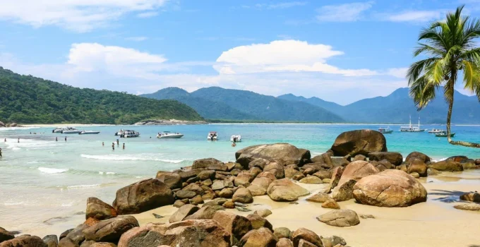 Nova Taxa na Ilha Grande Gera Cancelamentos e Preocupação no Setor Turístico de Angra dos Reis