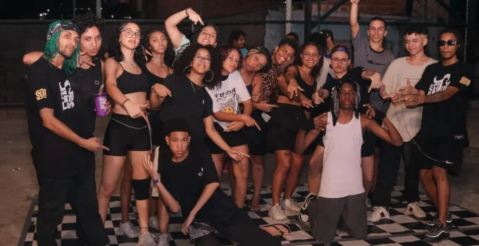 Agenda Cultural Gratuita: Fins de Semana de Arte e Celebração nas Favelas do Rio de Janeiro