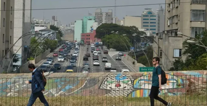 PIB dos Municípios 2023: 10 Cidades Concentram 1/4 da Economia Brasileira; São Paulo Lidera Ranking