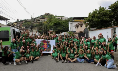 Voz das Comunidades distribui 2 mil cestas básicas e mil panetones em favelas do Rio de Janeiro