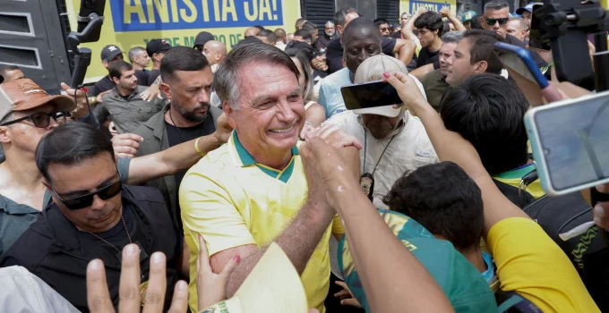 PGR arquiva investigação contra Jair Bolsonaro por falta de provas em falas em ato público