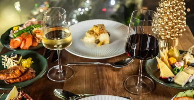 Ceias de Natal e Réveillon 2023/2024: 24 Restaurantes em SP e RJ para Celebrar com Estilo