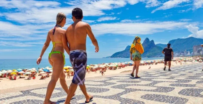 Rio de Janeiro Supera a Marca de 2 Milhões de Turistas Estrangeiros em 2025, Consolida Orla como Protagonista do Turismo Internacional