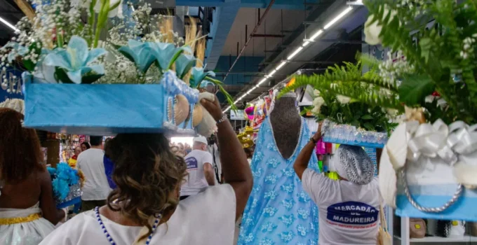 Festa de Iemanjá em Madureira: Milhares de fiéis em cortejo para Copacabana com presentes e fé