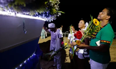 Umbanda celebra Iemanjá na véspera do Réveillon no Rio com rituais e pedidos por paz e igualdade