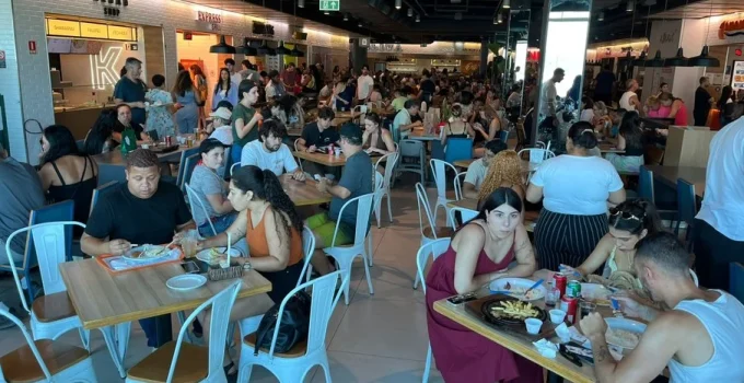 Calor Extremo no Rio: Cariocas Buscam Refúgio em Shoppings Climatizados e Pedidos de Delivery Disparam
