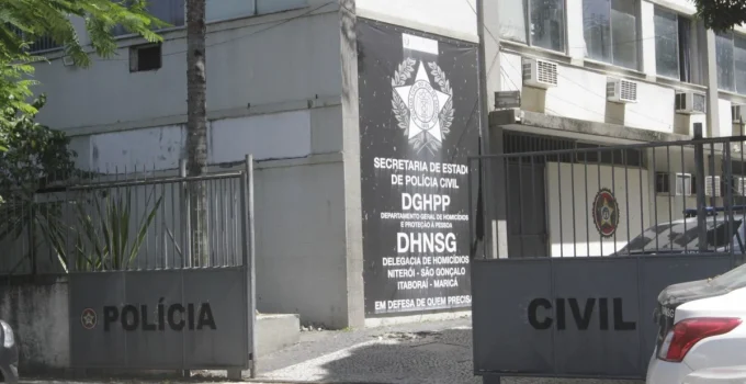 Bala perdida mata homem em casa durante Réveillon em São Gonçalo, RJ; outros são baleados