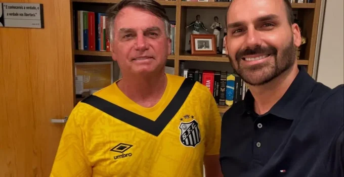 Polícia Federal convoca Eduardo Bolsonaro a retornar ao cargo de escrivão no Rio de Janeiro após cassação