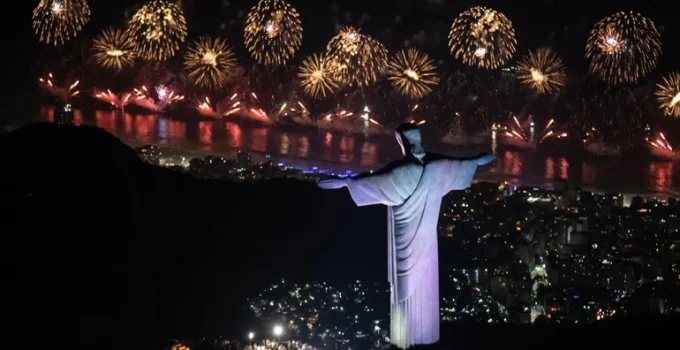 Réveillon no Rio de Janeiro: Ocupação Hoteleira Supera 90% Impulsionada por Turistas Estrangeiros