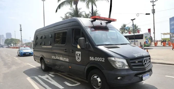 Réveillon 2026: Segurança no Rio é elogiada por turistas e moradores, com 3.500 agentes e 182 viaturas