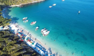 Arraial do Cabo: O Caribe Brasileiro no Rio de Janeiro que Encanta Turistas com Águas Cristalinas e Cenários Paradisíacos