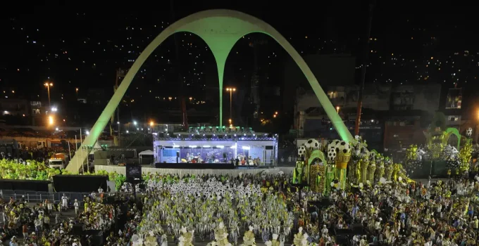 Carnaval 2026: Memória, Arte e Política Dominam Enredos do Grupo Especial do Rio com Homenagens a Lula, Rita Lee e Ícones do Samba