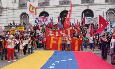 Protesto na Cinelândia (RJ) contra sequestro de Maduro e esposa por tropas dos EUA