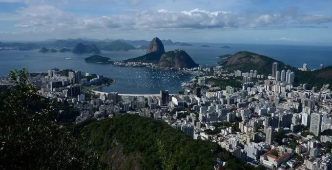Rio de Janeiro Bate Recorde Histórico de Turistas Internacionais em 2025 com Mais de 2,19 Milhões de Visitantes