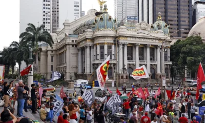 Rio: Ato pela Democracia relembra 8 de Janeiro e rejeita anistia a golpistas