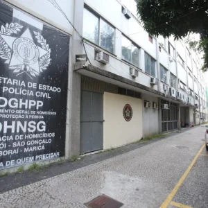 Homem é morto a tiros em frente a padaria em São Gonçalo; Polícia Civil investiga o caso