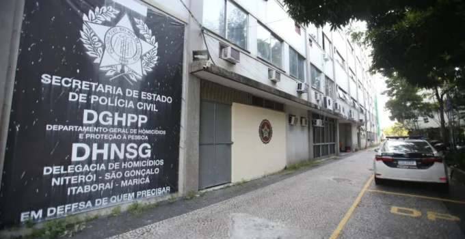 Homem é morto a tiros em frente a padaria em São Gonçalo; Polícia Civil investiga o caso