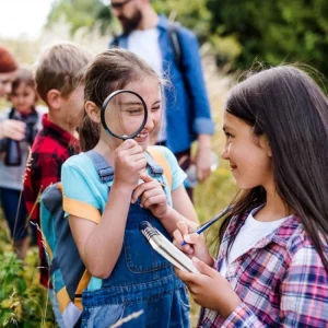 Férias sem celular: Como pais podem incentivar atividades ao ar livre e reduzir o tempo de tela das crianças