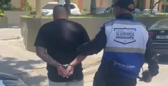 Estelionatário é Preso em Flagrante com 85 Cartões de Crédito e Débito em Shopping de Vila Isabel, Zona Norte do Rio