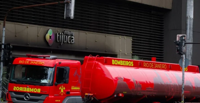Bombeiros do RJ Vistoriarão Segurança de Todos os Shoppings Após Incêndio Fatal no Tijuca