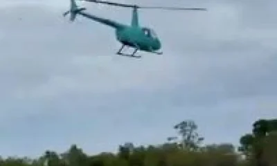 Pilotos em voo de instrução morrem em queda de helicóptero em Guaratiba; vídeo mostra últimos momentos