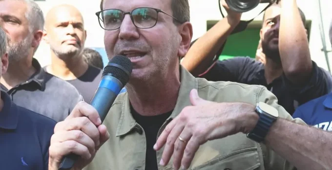 Eduardo Paes assume pré-candidatura ao governo do Rio e critica falta de liderança no Estado