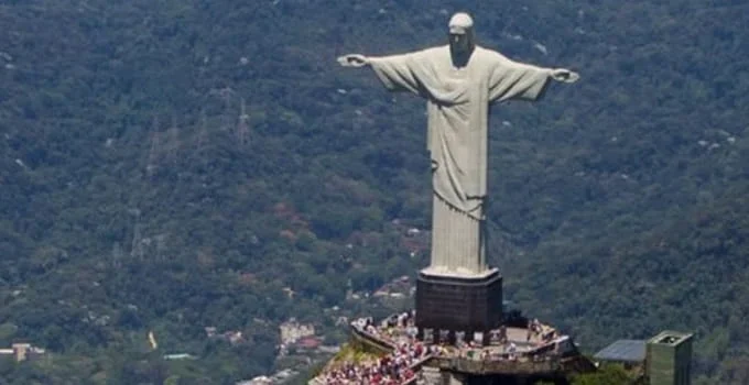 Carnaval 2026: Destinos Litorâneos Lideram Buscas na Booking.com, Rio de Janeiro é o Queridinho dos Turistas