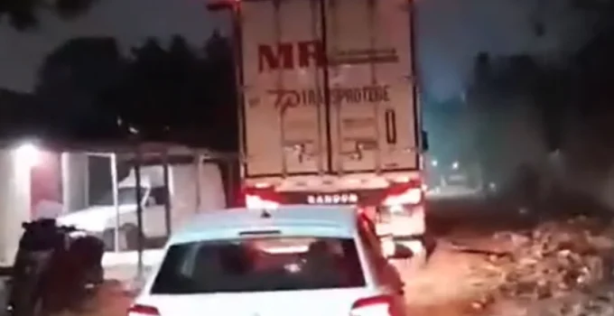 Motorista é Refém Após Roubo de Carga de Frangos Avaliada em R$ 380 Mil em Duque de Caxias