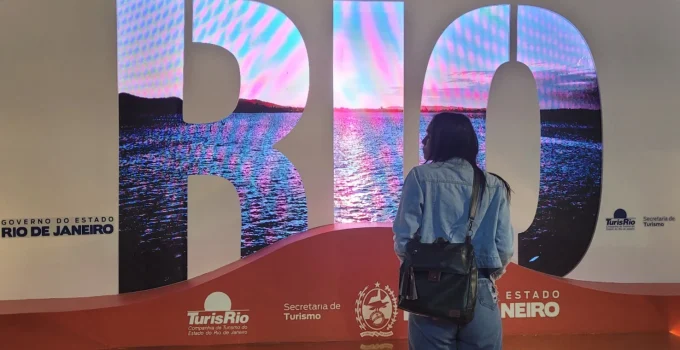 Carnaval 2026: Rio de Janeiro se consolida como destino global, com buscas por hotéis disparando 150%