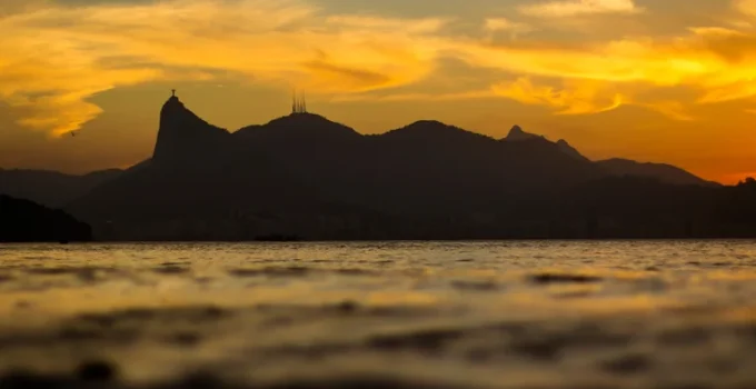 Rio de Janeiro Lidera Preferência para o Carnaval 2026: Sol, Mar e Tradição Atraem Foliões