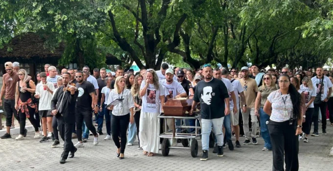 Roda de Samba e Emoção Marcam Despedida de Cantor Leozinho, Vítima de Assalto no Cachambi