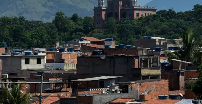 Grupo de Trabalho para Políticas Públicas no Complexo da Maré é Oficializado na Fiocruz com Apoio Interministerial