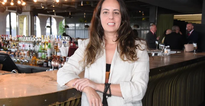 Carnaval 2026: Rio e Maceió Lideram Buscas Domésticas, Orlando Reina no Exterior, Aponta Braztoa