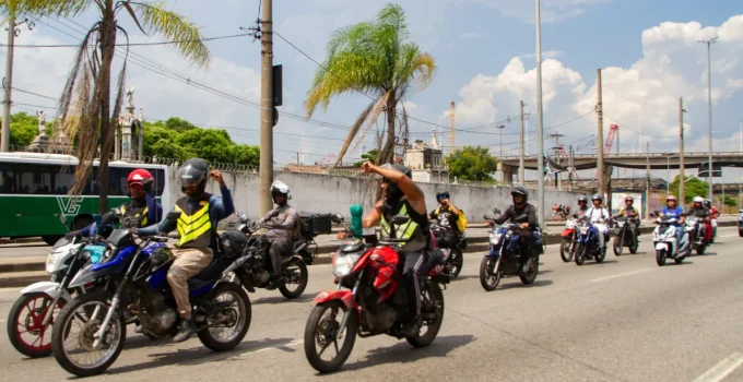 Motoboys do Rio protestam por mais segurança após onda de mortes em assaltos