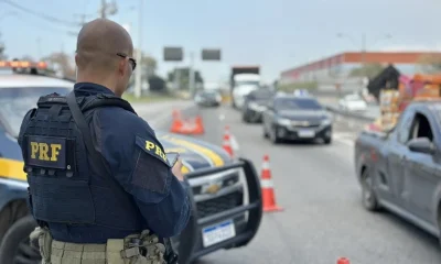 Operação Atena consolida reforço da segurança nas rodovias federais do RJ com apreensão de toneladas de drogas e centenas de prisões