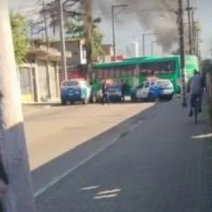 Ônibus Usados Como Barricadas em Operação da PM em Caxias Afetam 8 Linhas de Transporte Público na Baixada Fluminense