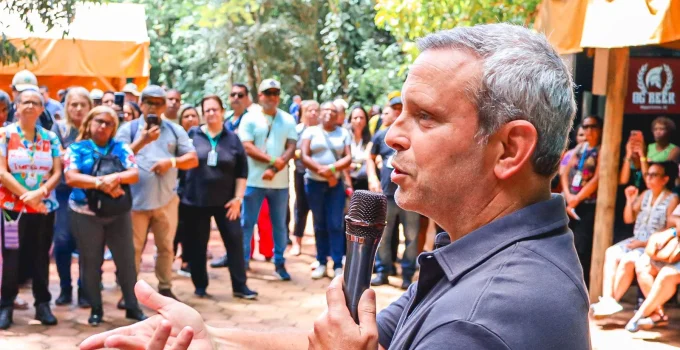 Terra dos Dinos: Parque Temático Reúne 250 Guias de Turismo para Fortalecer o Trade no Rio de Janeiro