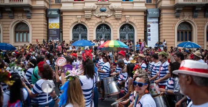 Rio de Janeiro Lidera Reservas para o Carnaval 2026; Belo Horizonte Salta para 3º, Revela Estudo da Civitatis