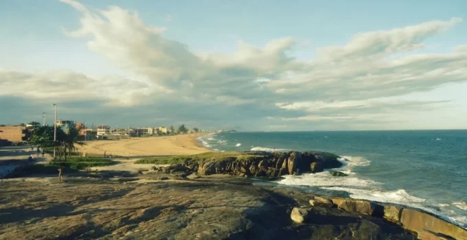 Marataízes: A Pérola Capixaba Perto do RJ com Praias Tranquilas e Falésias Impressionantes