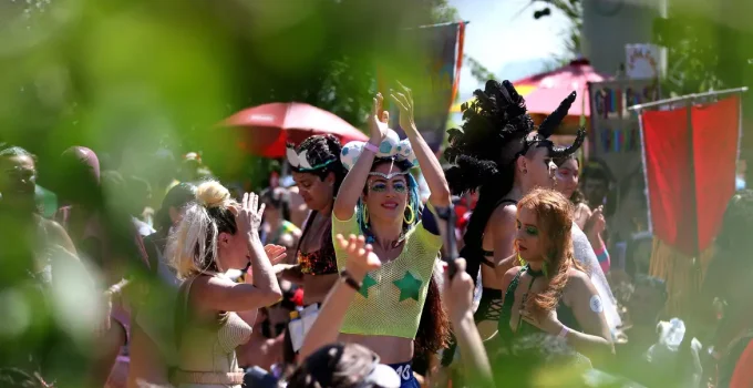 Blocos de Carnaval do Rio se Unem Contra a Violência à Mulher com Ações de Conscientização