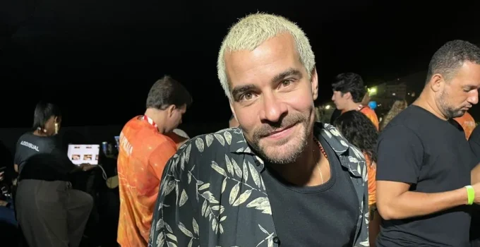 Carnaval Intenso de Thiago Martins: Ator confirma fase solteira e celebra momento de realização pessoal e profissional