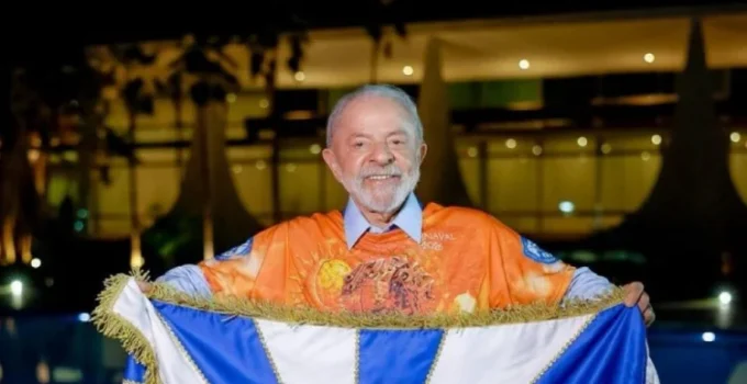 TRF-2 nega pedido de ex-assessora de Flávio Bolsonaro para proibir desfile em homenagem a Lula