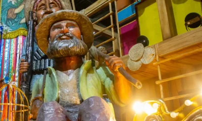 TRF-2 nega pedido de ex-assessora de Flávio Bolsonaro para proibir desfile em homenagem a Lula no Rio