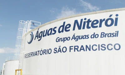 Água com espuma e odor em Niterói: Moradores relatam alterações e concessionária investiga cisternas sujas