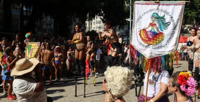 Bloco de Carnaval no Rio Homenageia Maria da Penha e Alerta para Recorde de Feminicídios