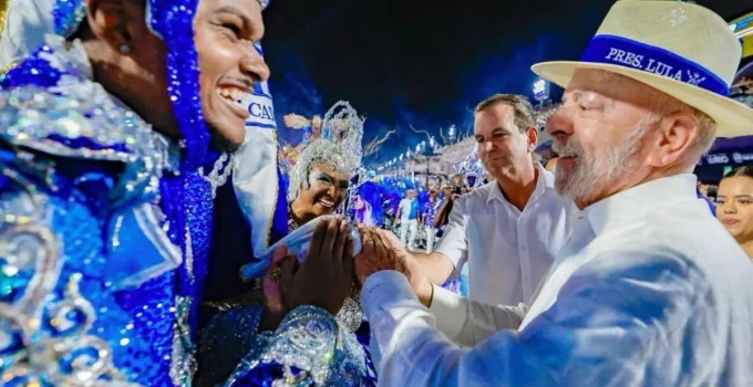Lula rebate críticas sobre desfile da Acadêmicos de Niterói: 'Eu não sou o carnavalesco'