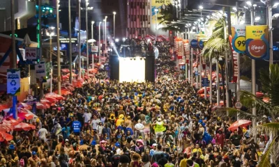 Carnaval 2024: Brasil atrai 300 mil turistas estrangeiros e gera US$ 186 milhões em receita